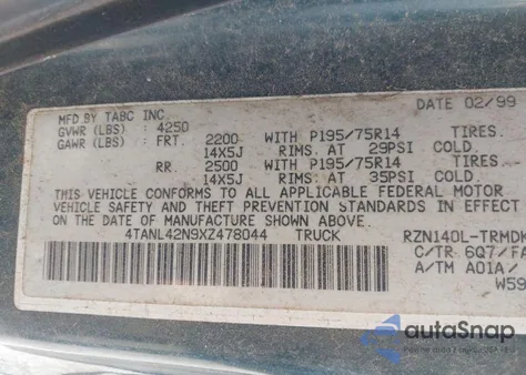 1999 Toyota Tacoma из США, поврежденный, VIN 4TANL42N9XZ478044